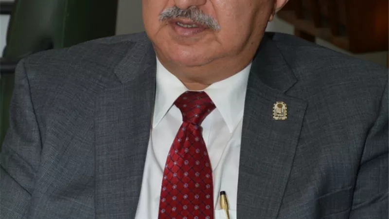 منح علاوة تشجيعية لأكثر 2500 موظف بجامعة أسيوط