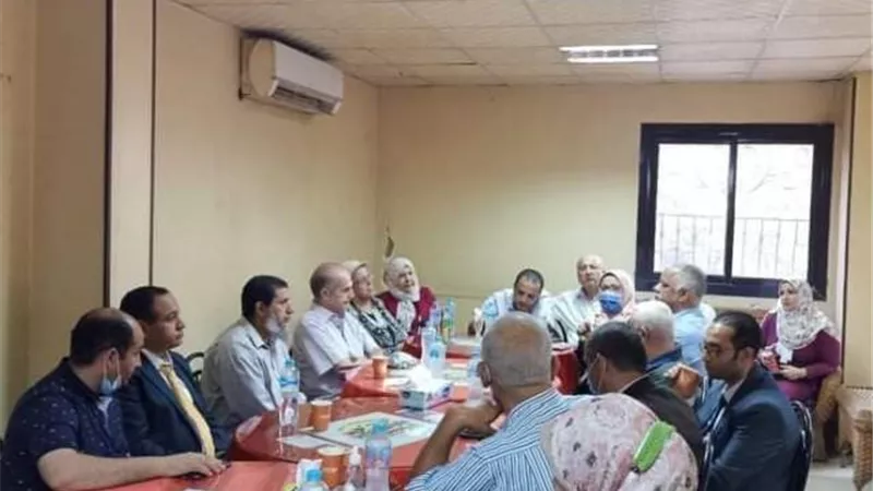 نقابة الاطباء البيطريين بالشرقية تعقد أول اجتماع مع رموز المهنة لتسجيل اقتراحاتهم صور