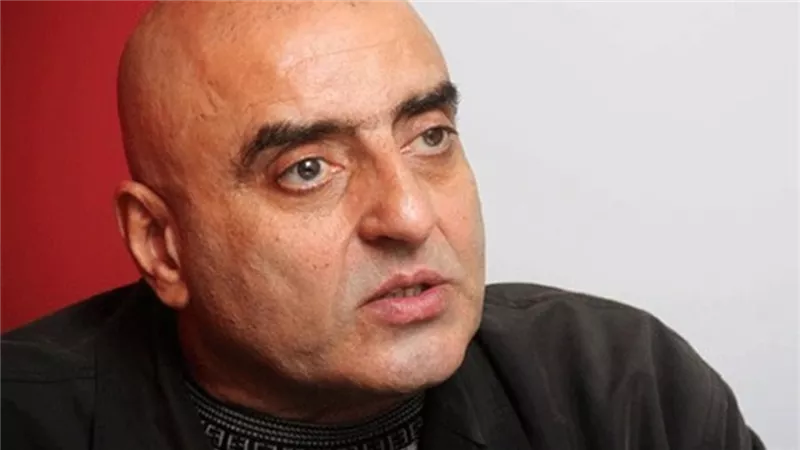 بعد إصابة أسرته بـ