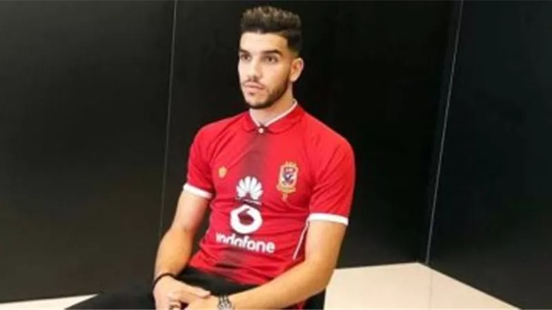 الأهلي يحسم مصير وليد أزارو في جلسة سرية