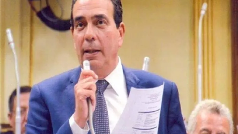أيمن أبو العلا يشيد بتوجيه الرئيس السيسي بتحسين أجور المعلمين