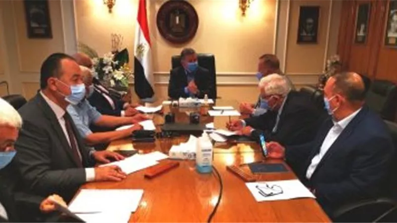 وزير قطاع الأعمال يبحث مع اتحاد المستثمرين سبل زيادة الصادرات
