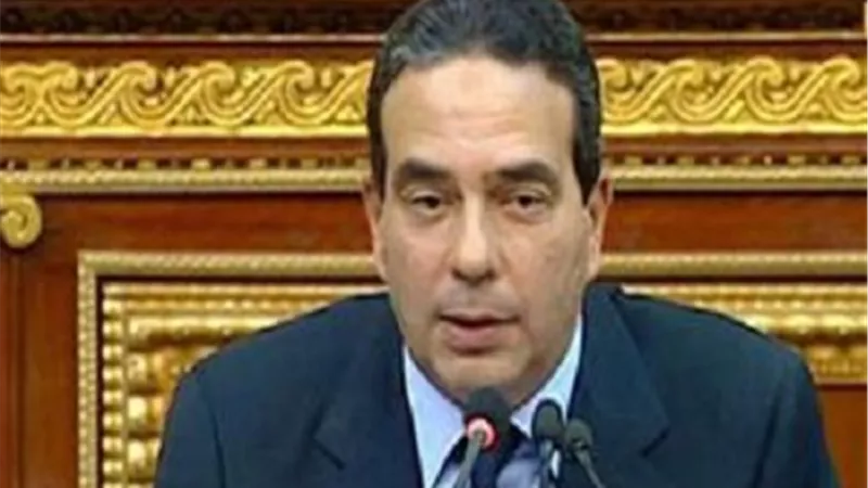 أيمن أبو العلا يشيد بتوجيه الرئيس السيسي بتحسين أجور المعلمين