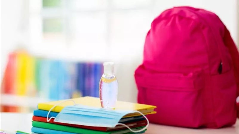 اشياء شديدة الضرورة الى جانب الادوات المدرسية التقليدية