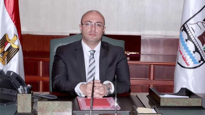 محافظ بني سويف يناقش الموقف التنفيذي لأعمال الرصف