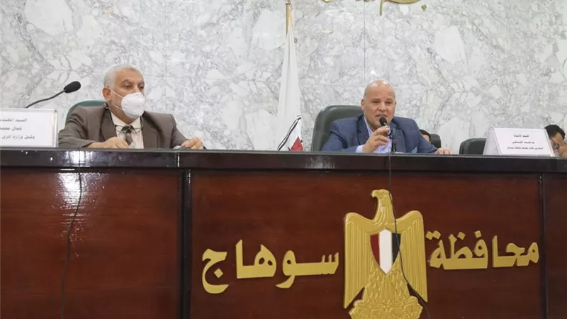 السكرتير المساعد يعقد اجتماعا تمهيديا لبحث استعدادات أجهزة المحافظة لمواجهة السيول بسوهاج