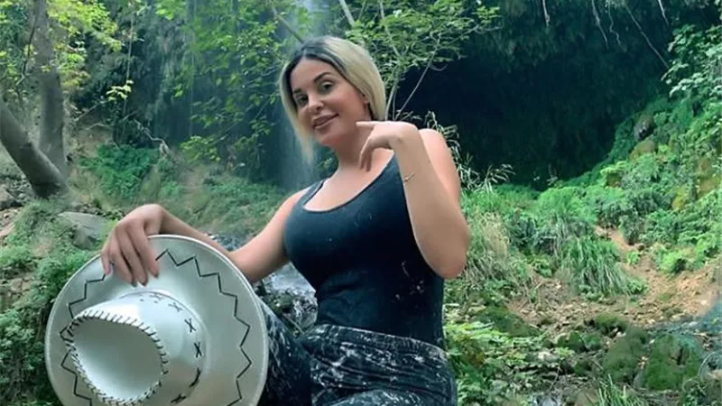 شاهد .. دومينيك حوراني تتألق وسط الأشجار والشلالات بلبنان ..صور