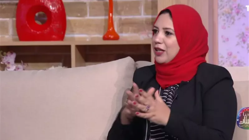 روائية: 