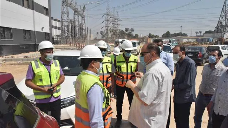 محافظ أسيوط يتفقد أعمال مشروع الوحدة الثالثة لتوليد كهرباء أسيوط
