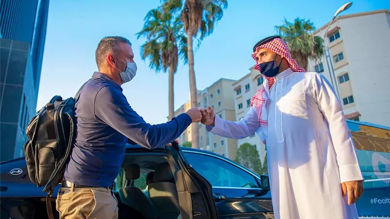 بالصور.. كارتيرون يصل الدوحة لبدء مهام تدريب التعاون السعودي