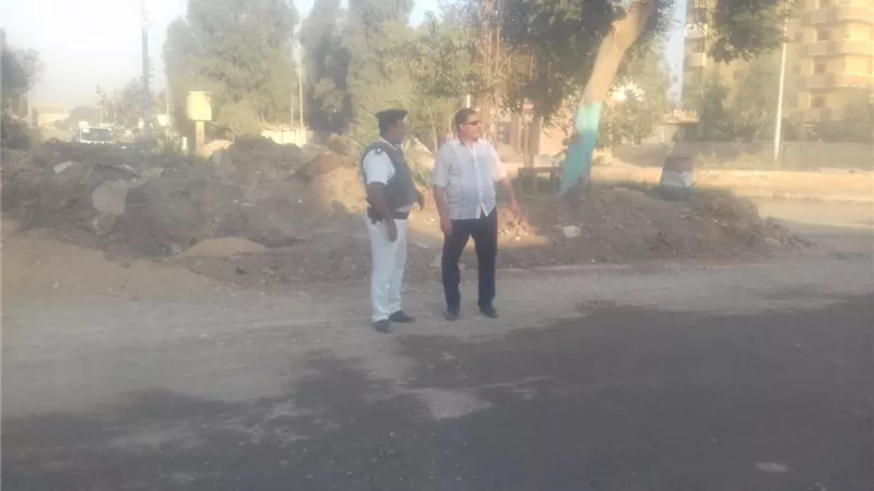 محافظ أسيوط: البدء في تسوية الطريق السريع أمام كمين المطمر بساحل سليم تمهيدا لرصفه