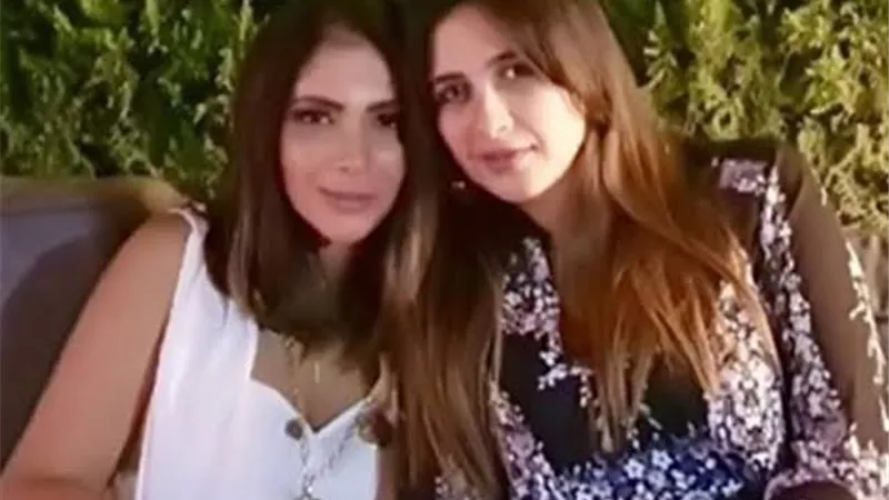 ياسمين عبد العزيز برفقة منى زكى يشعلان السوشيال ميديا.. صور