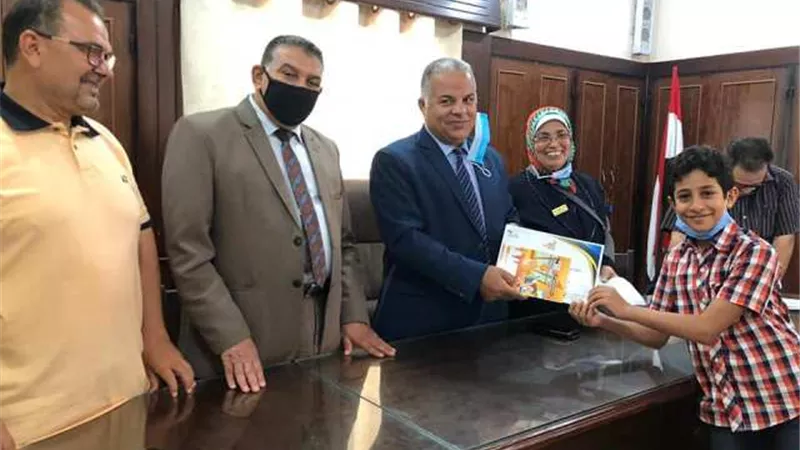 مدير تعليم الإسماعيلية يكرم 28 طالبا تصدروا مسابقة كانجارو الدولية للرياضيات.صور