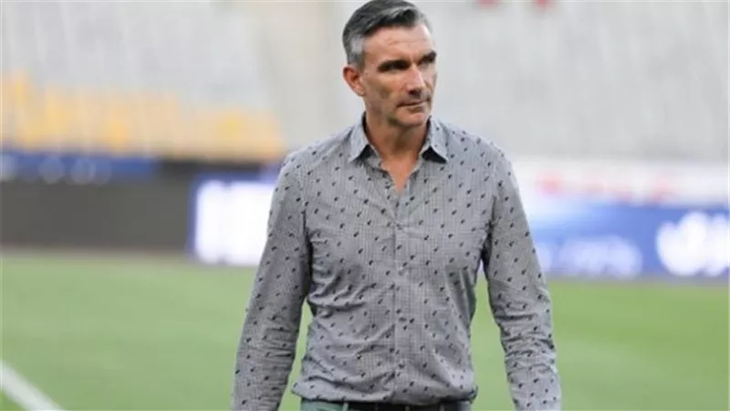 كارتيرون يفسر سبب رحيله المفاجئ عن الزمالك: النادي أقال 25 مدرباً في عامين
