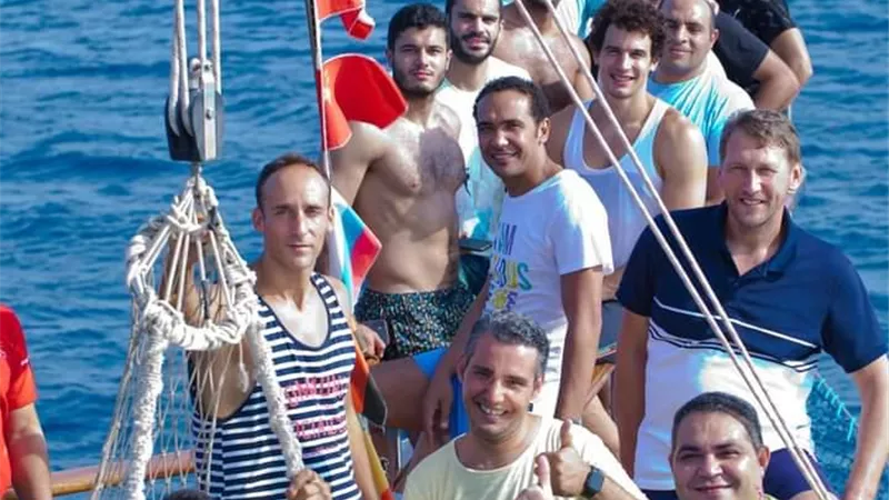 منتخب اليد فى رحلة بحرية بجزر البحر الاحمر استعدادا لمونديال العالم