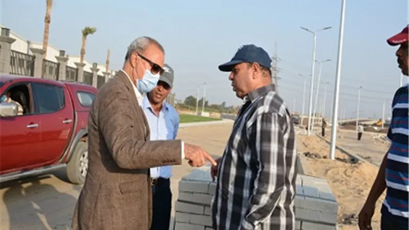 الهجان يتفقد مشروع تطوير شركات البترول ويوجه بدهان واجهات العمارات بالخصوص