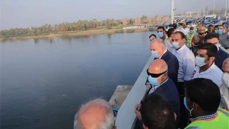 وزير النقل يتفقد الأعمال النهائية لتنفيذ محور 