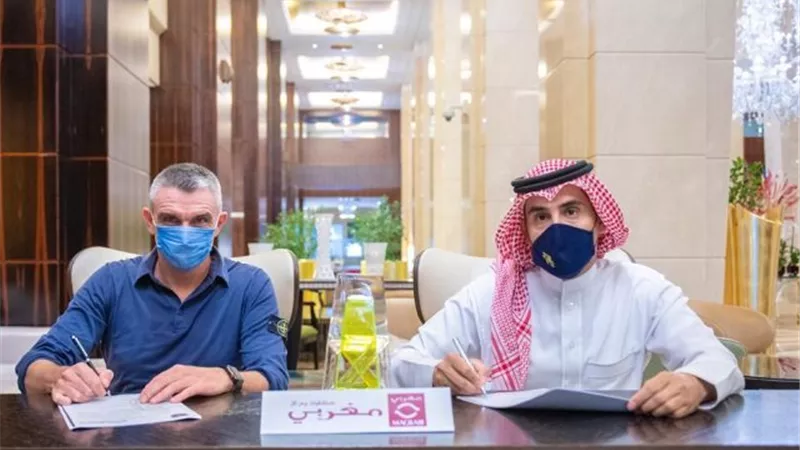 كارتيرون يوقع رسميا عقود تدريبه التعاون السعودي