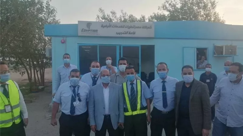 رئيس مصر للطيران للخدمات الأرضية يتفقد سير العمل بمحطة مطار شرم الشيخ