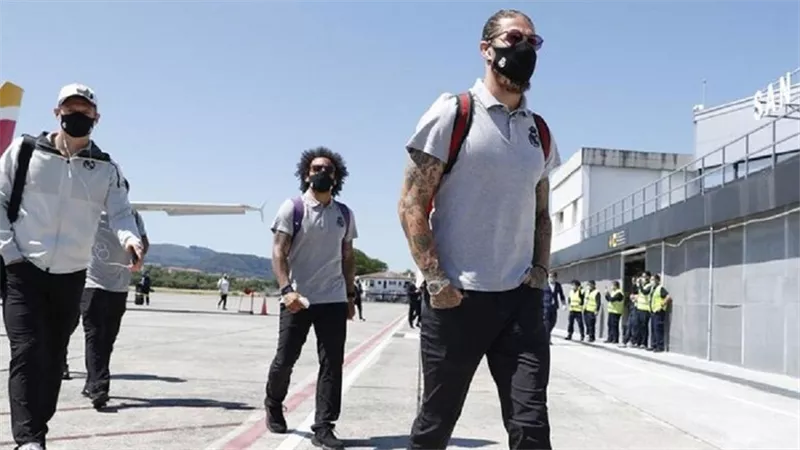 تعطل مفاجئ في محرك طائرة نادي ريال مدريد