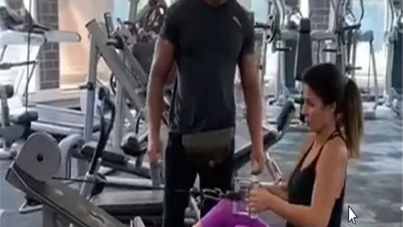 نجلاء بدر تشعل السوشيال ميديا فى الجيم.. فيديو