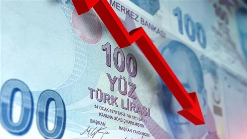 الليرة التركية تنهار أمام الدولار.. وتوقعات بارتفاع معدلات التضخم