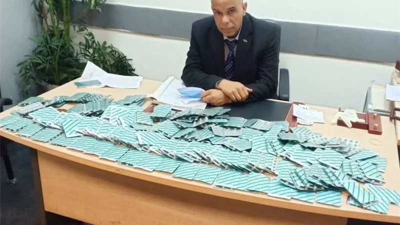 احباط تهريب 5 آلاف قرص مخدر مع راكب قادم من إيطاليا