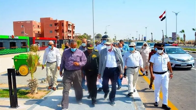 فودة يتابع الانتهاء من أعمال التجميل بشارع الكورنيش و306 وميدان افريقيا بطور سيناء