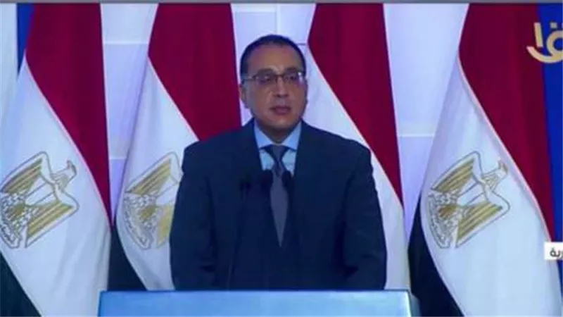 مدبولي يكلف بطرح كراسة شروط لتوطين صناعة التابلت في مصر