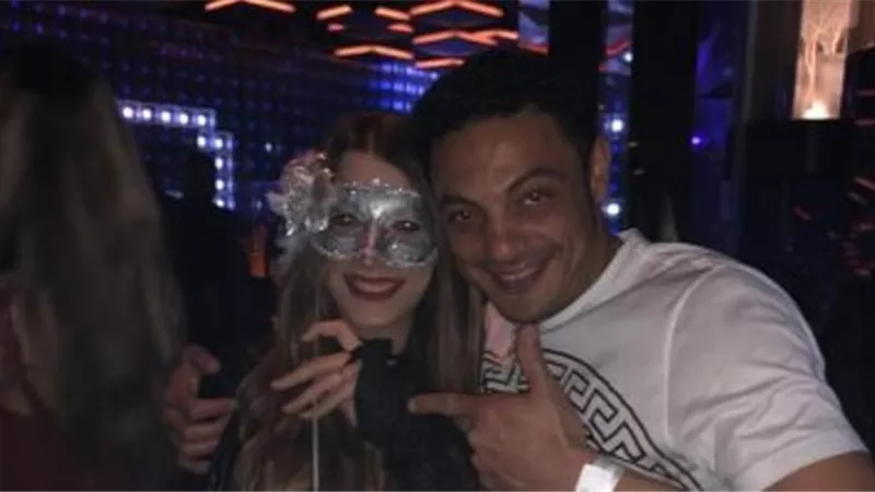 الهارب محمد علي يفتح النار على قنوات الإرهاب الإخوانية .. فيديو