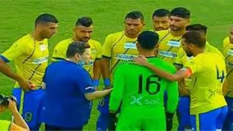 رضا عبدالعال يكشف سبب عدم دخوله غرفة الملابس بين شوطي مباراة مصر