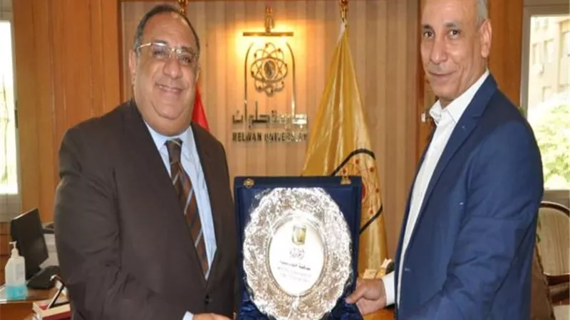 درع جنوب سيناء لرئيس جامعة حلوان