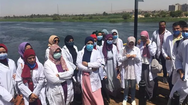 90 طالب وطالبة بكلية الزراعة يشاركون في التدريب الصيفى بشركة مياه سوهاج..صور