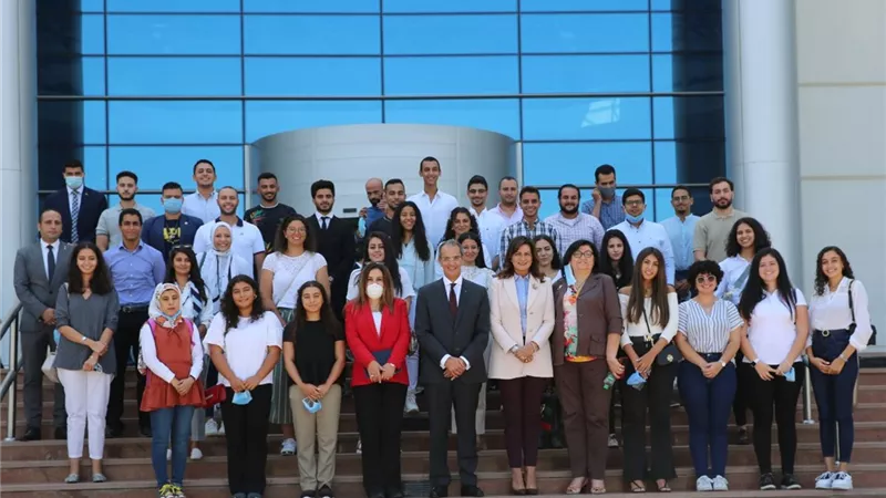الهجرة تنظم زيارة لوفد شبابى من الدارسين بالخارج للقرية الذكية