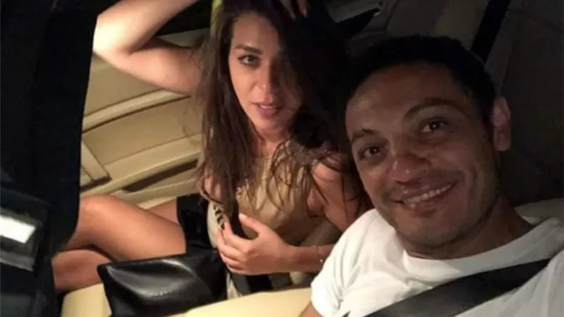 كذاب السوشيال ميديا ..المقاول الهارب محمد على يقضى سهرته مع فتاة فى نهاية يوم التحريض