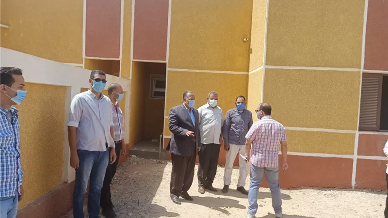 محافظ أسيوط يوجه بالمتابعة الدورية للخدمات المقدمة للمواطنين