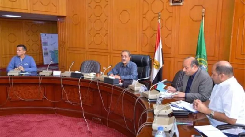 محافظ الإسماعيلية يوجه بتسهيل إجراءات التصالح في ملف مخالفات البناء