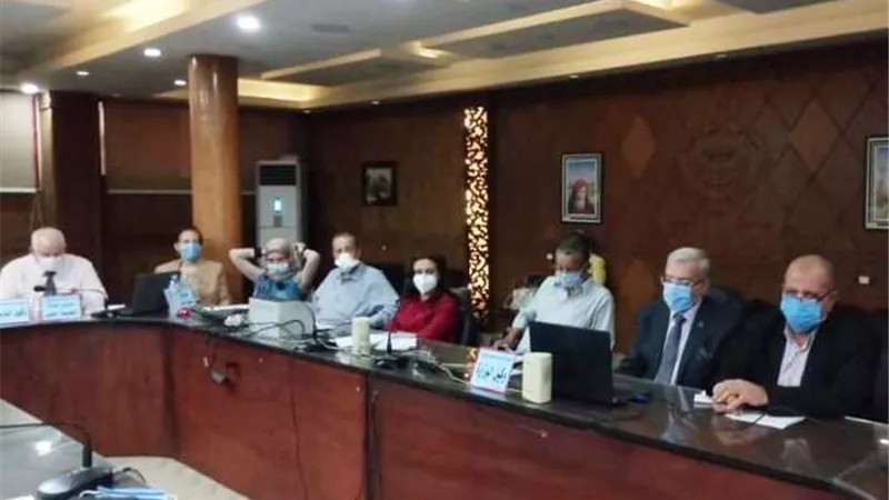 وكيل وزارة التعليم بالقليوبية: توفير بيئة تعليمية وصحية ملائمة للطلاب.. بالصور