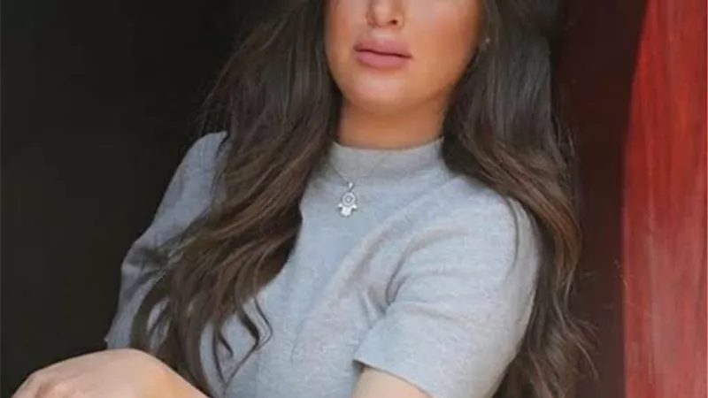 ميرنا نور الدين تخطف الانظار باطلالة مثيرة.. صور