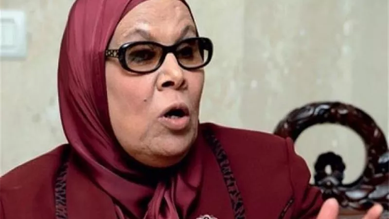 آمنة نصير تعليقا على حرمانية تعطر النساء: 