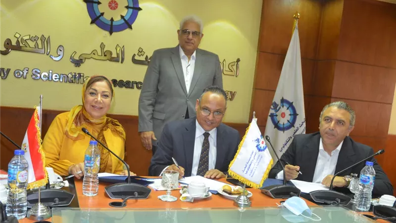 بالصور .. اكاديمية البحث العلمي توقع اتفاقية لاكتشاف الأفكار العلمية الهادفة