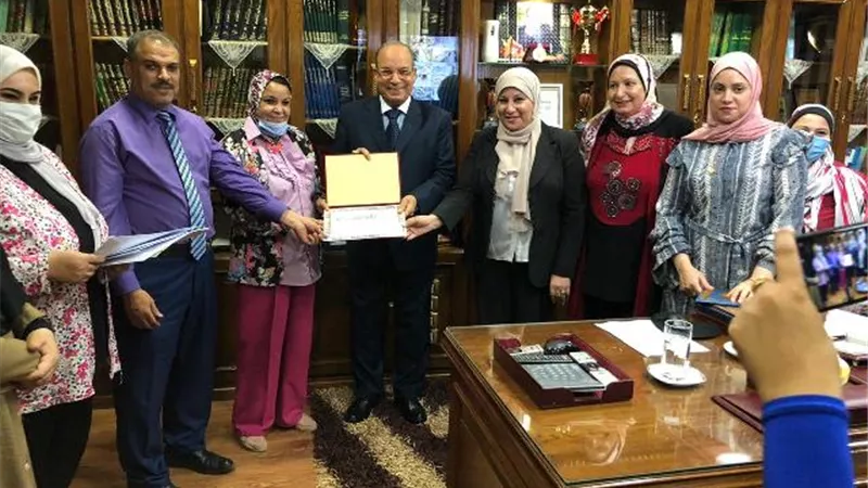 بولاق الدكرور تكرم الاوائل على الجمهورية فى مسابقة الاذاعة المدرسية