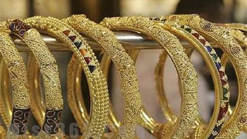 الذهب يهبط لأدنى مستوى فى شهرين .. وعيار 21 يسجل 827 جنيها للجرام