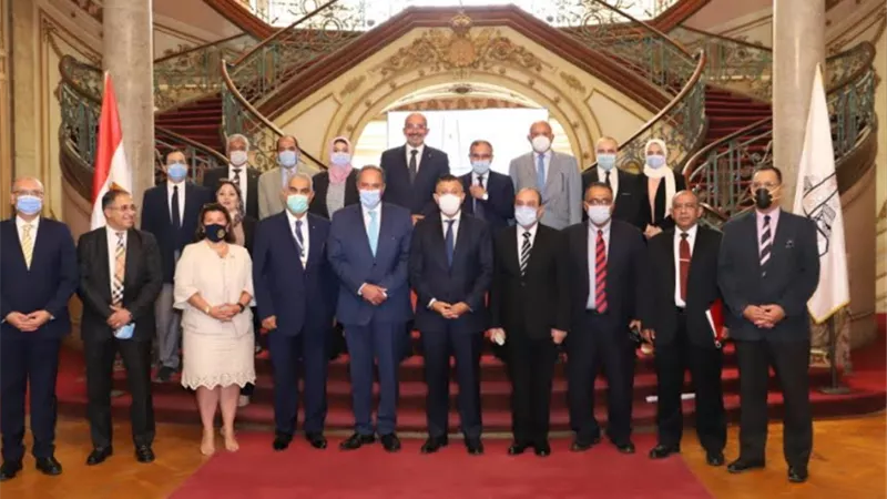 بروتوكول تعاون بين جامعة عين شمس و جمعية رجال الأعمال المصريين وبنك التنمية الصناعية