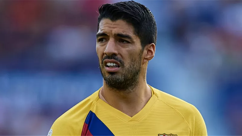 رسميا.. برشلونة يعلن رحيل سواريز إلى أتلتيكو مدريد