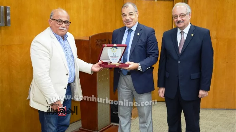 الجمل 46,5ألف طالب حسابات وتكنولوجيا المعلومات فى مصر والمستقبل لصناعة البرمجيات.