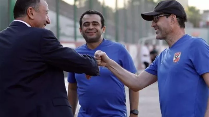 الخطيب يطلب من فايلر قرارا نهائيا بشأن التجديد