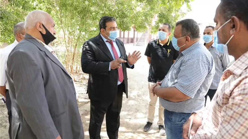 وكيل التعليم بالوادى الجديد يتفقد المدارس لتوفير الدعم والأمان للطلاب
