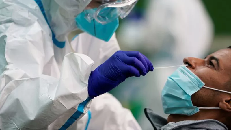 إصابات كورونا فى إسبانيا تتجاوز 700 ألف