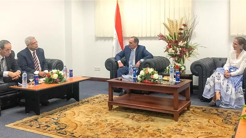 سفيرة كولومبيا تزور المنطقة الاقتصادية لبحث فرص التعاون والاستثمار بها